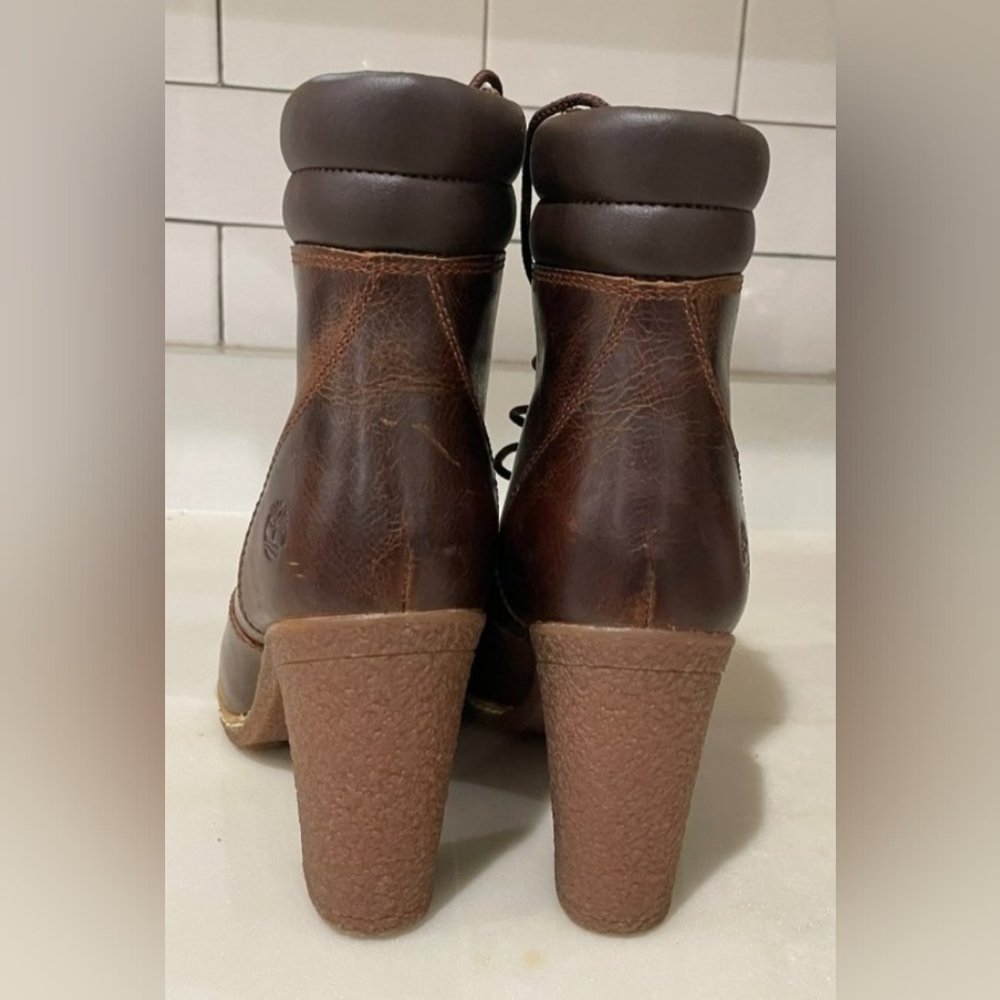 Timberland Brown Lace Up Boots with Chunky Heel and Vintage Finish - Picture 3 of 8